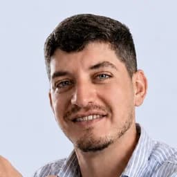 Amador Pérez, productor asesor de seguros en Salta.